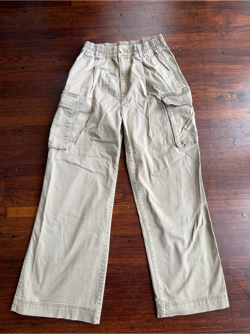 Old Navy Wide-Leg Cargo Pants in Khaki